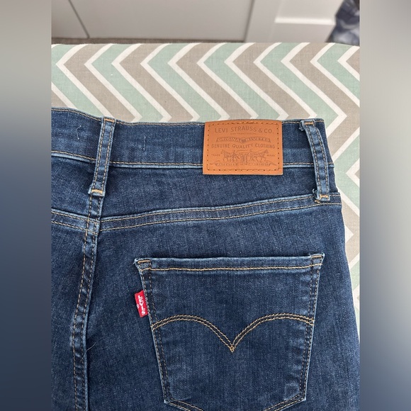 Levi’s High Rise Super Skinny jeans. size 28. Brand new condition - Picture 3 of 5